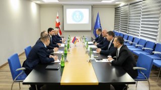 Председатель Следственного комитета РА встретился в Тбилиси с руководителем Следственной службы Министерства финансов Грузии